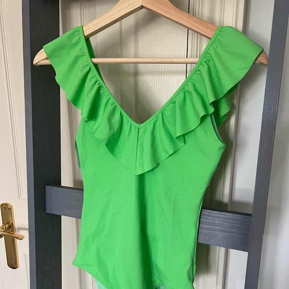 Neon green Aritzia bodysuit 💚 - Picture 2 of 9